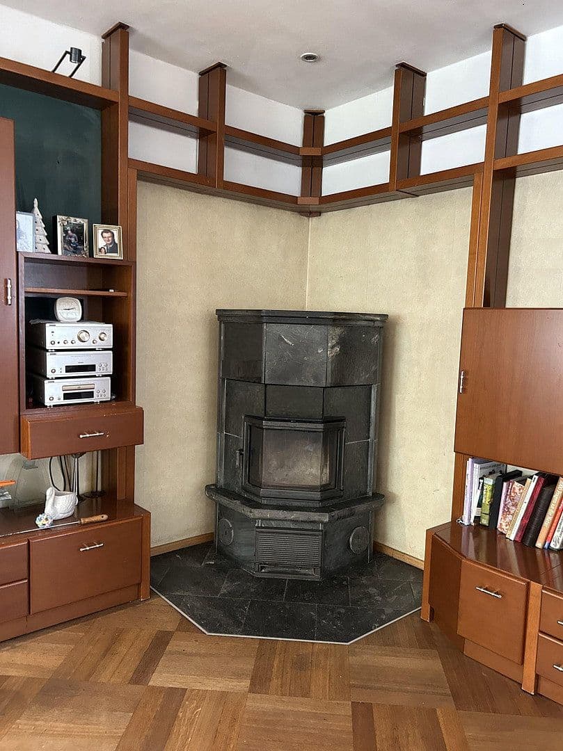 Predaj domu 312 m², pozemok 560 m², Lohgasse 20/18, Ringgau, Hesensko Predaj domu 312 m², pozemok 560 m², Lohgasse 20/18, Ringgau, Hesensko