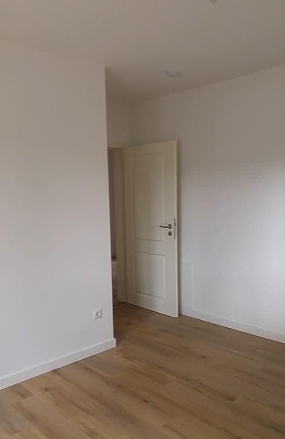 Prenájom bytu 3-izbový 93 m², Lanker Straße 8, Berlin, Berlín Prenájom bytu 3-izbový 93 m², Lanker Straße 8, Berlin, Berlín