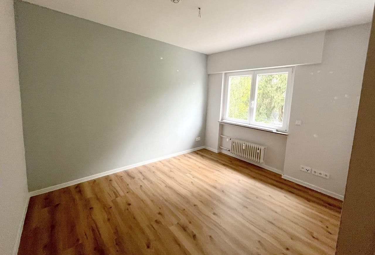 Prenájom bytu 4-izbový 135 m², Frankfurt, Hesensko Prenájom bytu 4-izbový 135 m², Frankfurt, Hesensko
