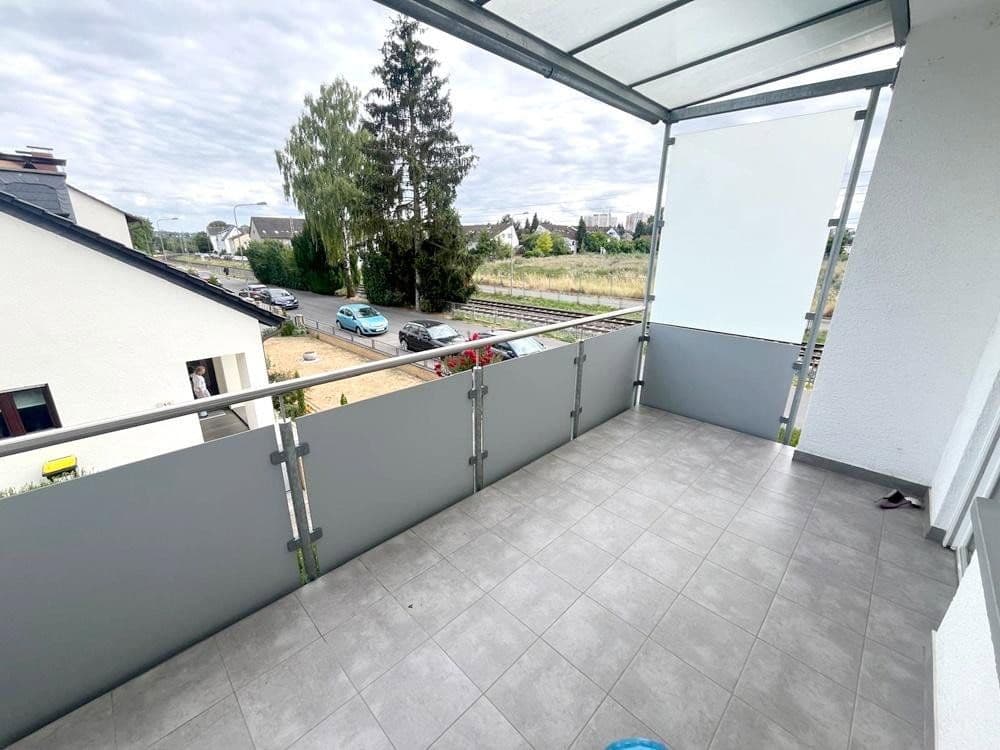 Prenájom bytu 4-izbový 135 m², Frankfurt, Hesensko Prenájom bytu 4-izbový 135 m², Frankfurt, Hesensko
