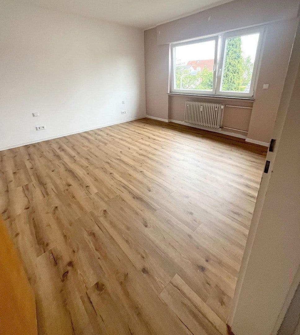 Prenájom bytu 4-izbový 135 m², Frankfurt, Hesensko Prenájom bytu 4-izbový 135 m², Frankfurt, Hesensko