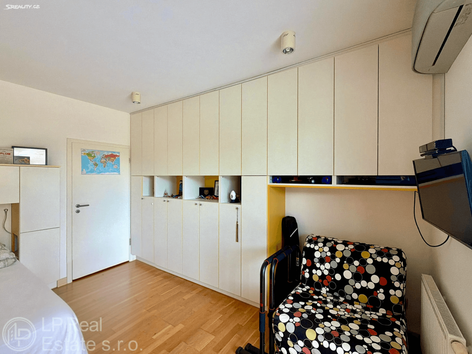 Predaj bytu 3-izbový 80 m², Divíškové, Praha, Praha Predaj bytu 3-izbový 80 m², Divíškové, Praha, Praha