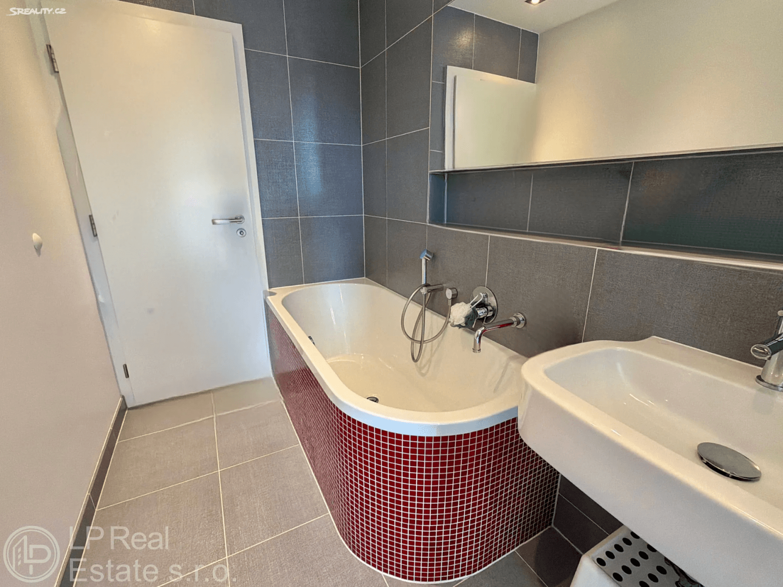Predaj bytu 3-izbový 80 m², Divíškové, Praha, Praha Predaj bytu 3-izbový 80 m², Divíškové, Praha, Praha
