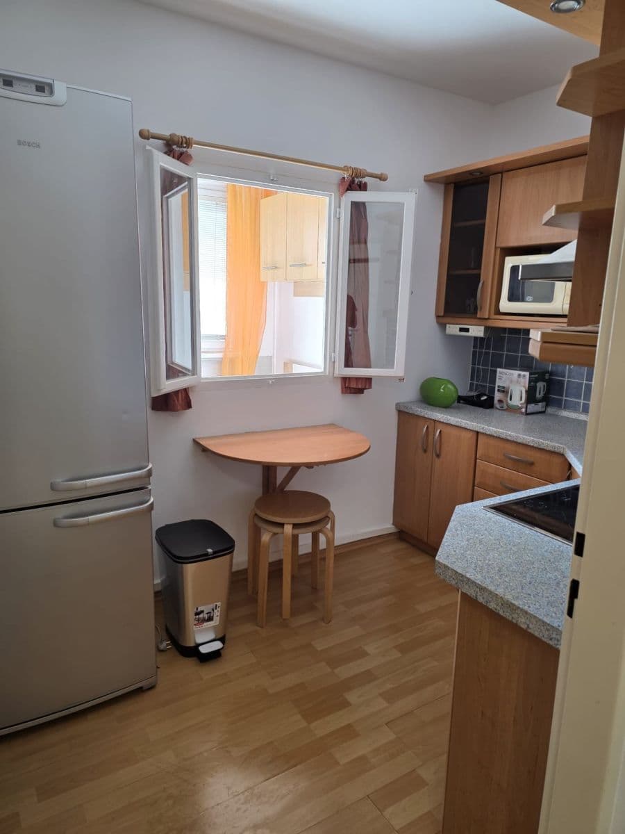 Prenájom bytu 2-izbový 40 m², Bryksova, Praha, Praha Prenájom bytu 2-izbový 40 m², Bryksova, Praha, Praha