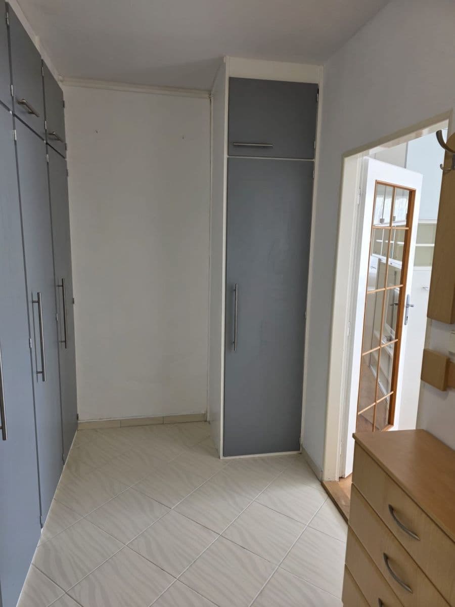Prenájom bytu 2-izbový 40 m², Bryksova, Praha, Praha Prenájom bytu 2-izbový 40 m², Bryksova, Praha, Praha