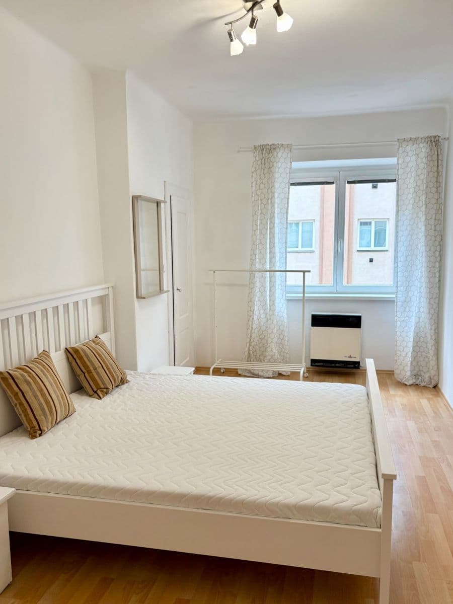 Prenájom bytu 2-izbový 50 m², Petra Slezáka, Praha, Praha Prenájom bytu 2-izbový 50 m², Petra Slezáka, Praha, Praha