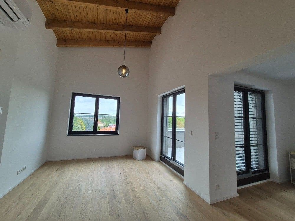 Prenájom bytu 2-izbový 51 m², Mezitraťová, Praha, Praha Prenájom bytu 2-izbový 51 m², Mezitraťová, Praha, Praha
