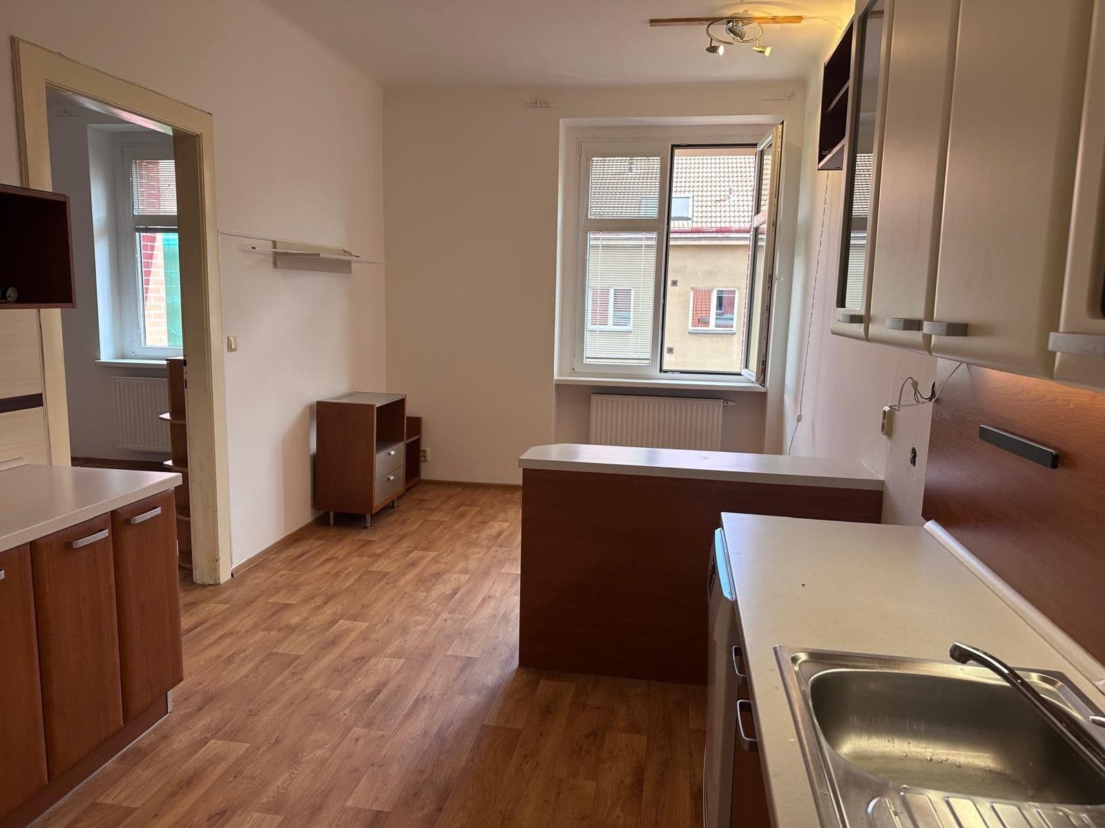 Prenájom bytu 2-izbový 43 m², Nemocniční, Praha, Praha Prenájom bytu 2-izbový 43 m², Nemocniční, Praha, Praha