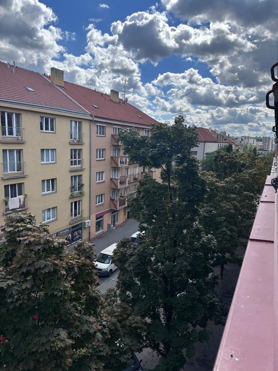 Prenájom bytu 2-izbový 43 m², Nemocniční, Praha, Praha Prenájom bytu 2-izbový 43 m², Nemocniční, Praha, Praha