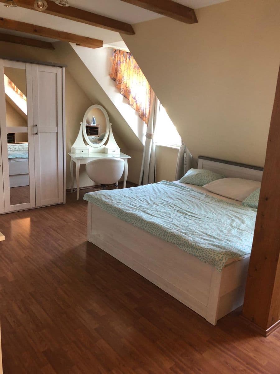 Prenájom bytu 5-izbový 220 m², U Waltrovky, Praha, Praha Prenájom bytu 5-izbový 220 m², U Waltrovky, Praha, Praha