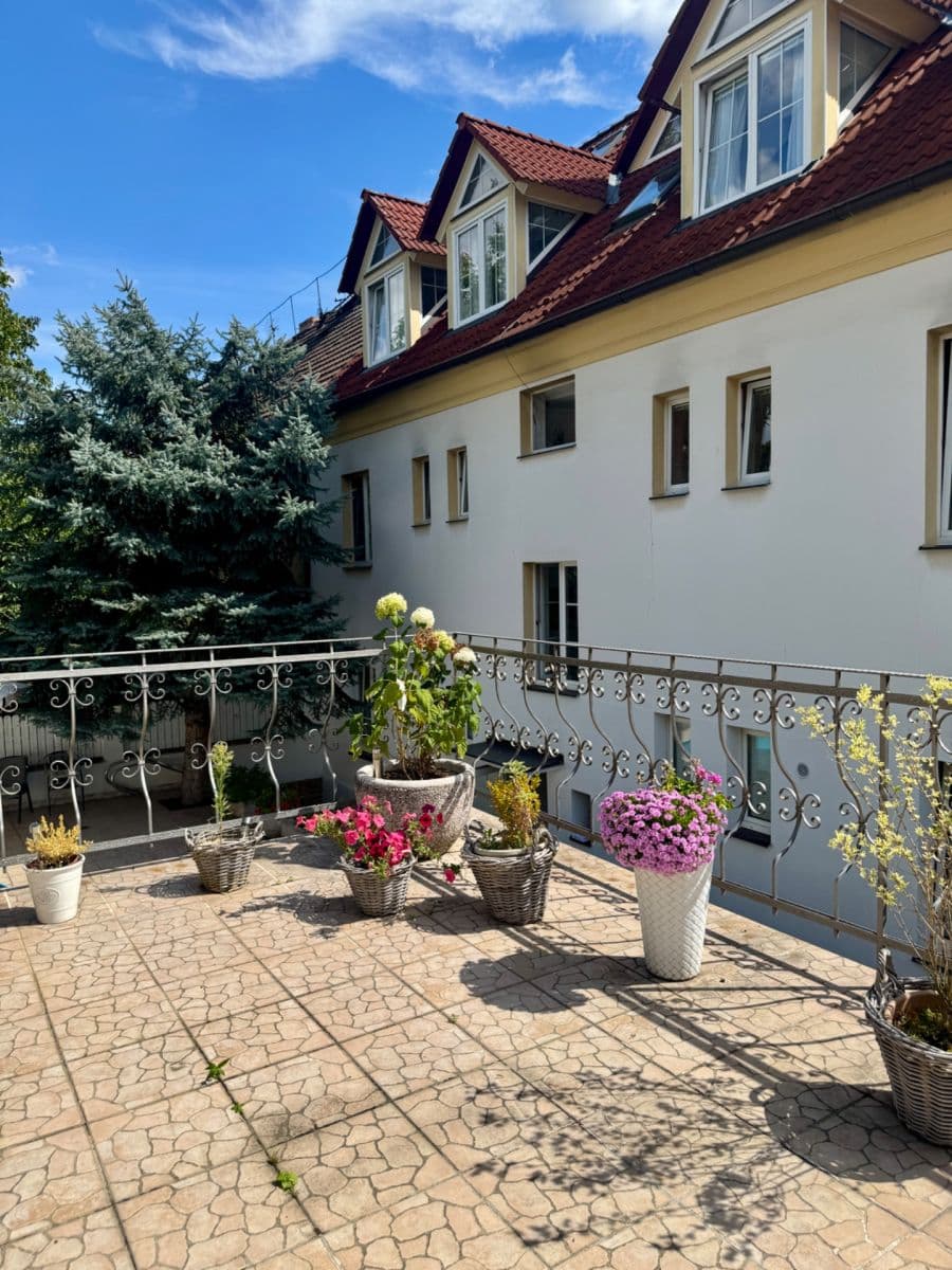 Prenájom bytu 5-izbový 260 m², U Waltrovky, Praha, Praha Prenájom bytu 5-izbový 260 m², U Waltrovky, Praha, Praha