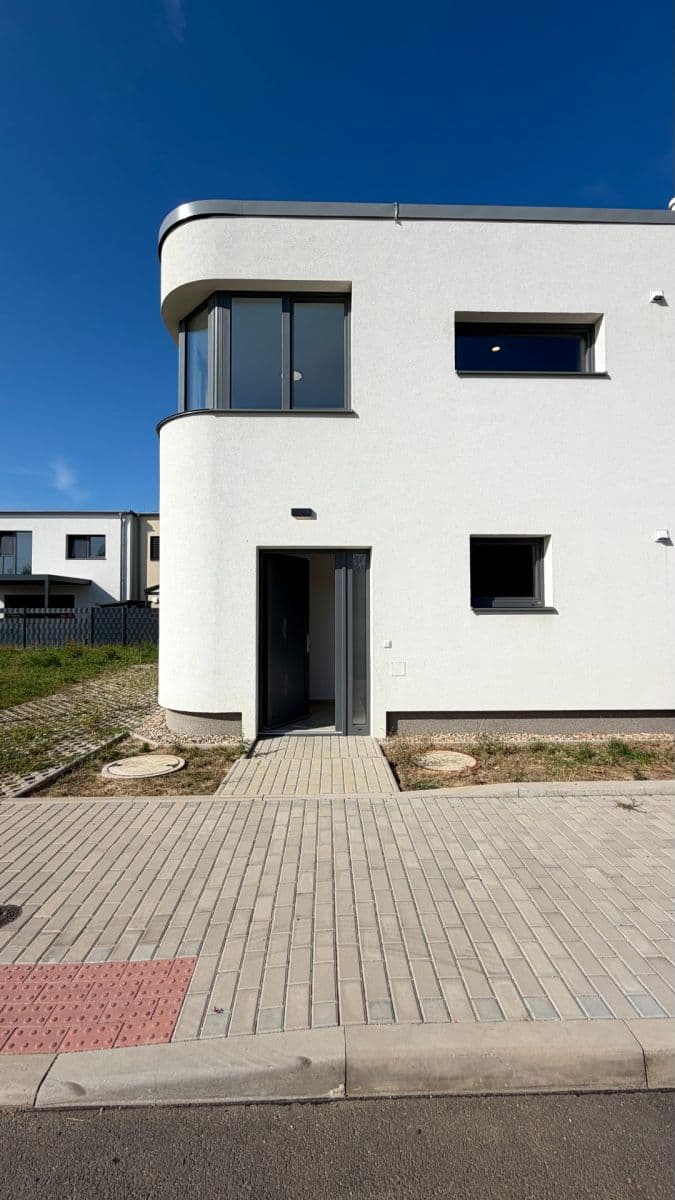 Prenájom domu 102 m², pozemok 179 m², Denivková, Praha, Praha Prenájom domu 102 m², pozemok 179 m², Denivková, Praha, Praha