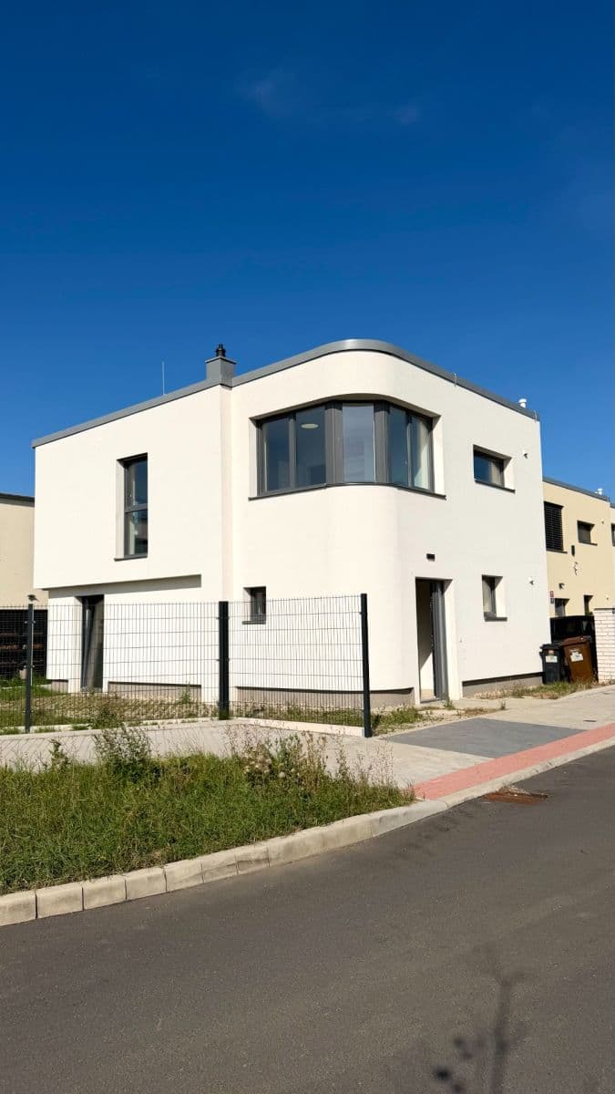 Prenájom domu 102 m², pozemok 179 m², Denivková, Praha, Praha Prenájom domu 102 m², pozemok 179 m², Denivková, Praha, Praha