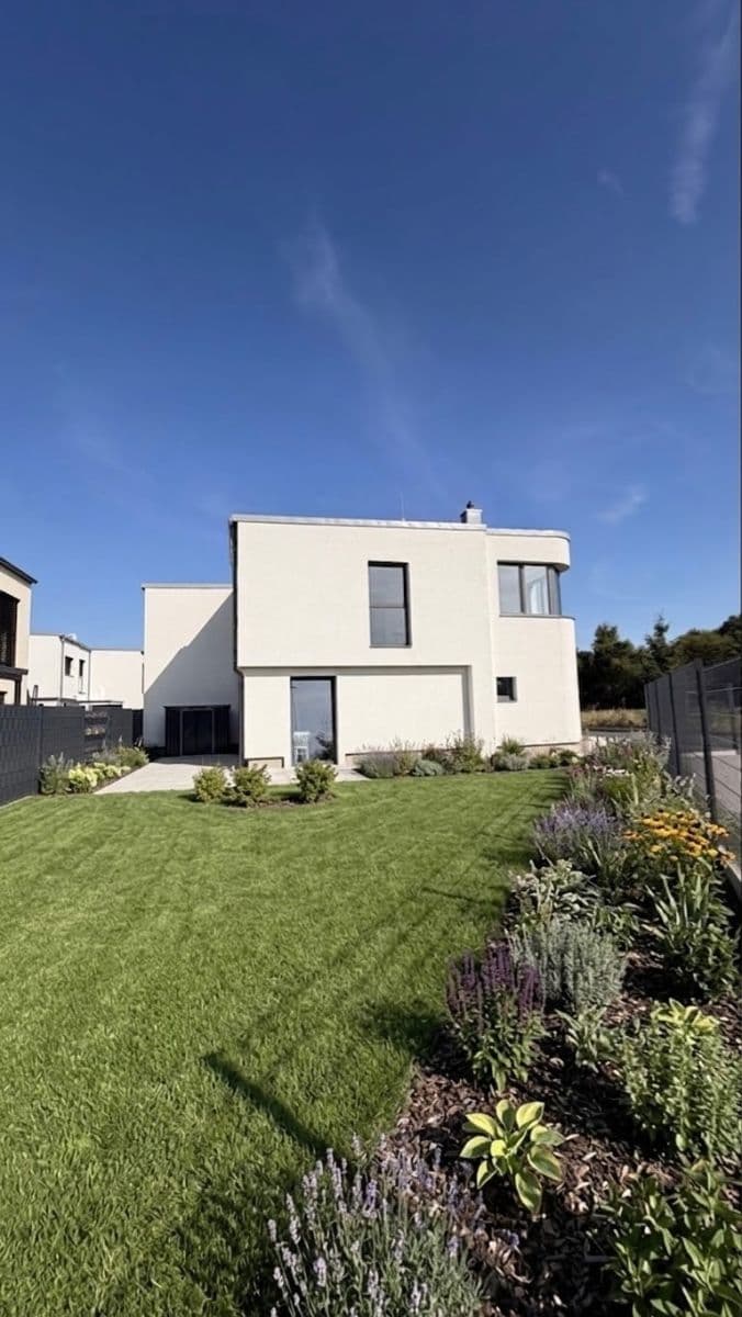 Prenájom domu 102 m², pozemok 179 m², Denivková, Praha, Praha Prenájom domu 102 m², pozemok 179 m², Denivková, Praha, Praha