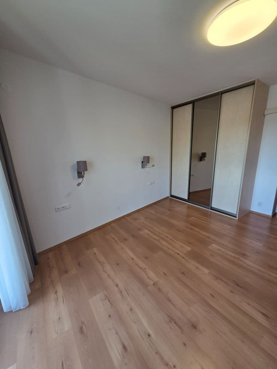 Prenájom bytu 3-izbový 79 m², Ke Stírce, Praha, Praha Prenájom bytu 3-izbový 79 m², Ke Stírce, Praha, Praha