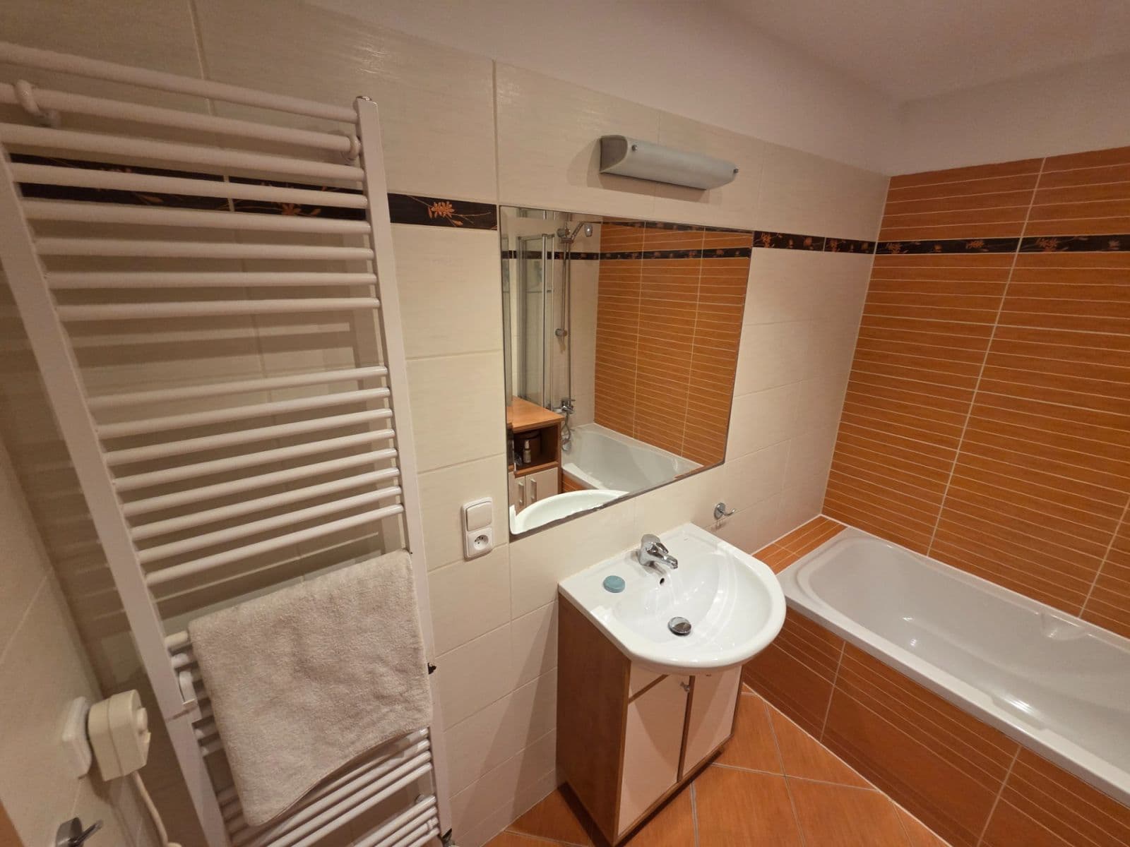 Prenájom bytu 3-izbový 79 m², Ke Stírce, Praha, Praha Prenájom bytu 3-izbový 79 m², Ke Stírce, Praha, Praha