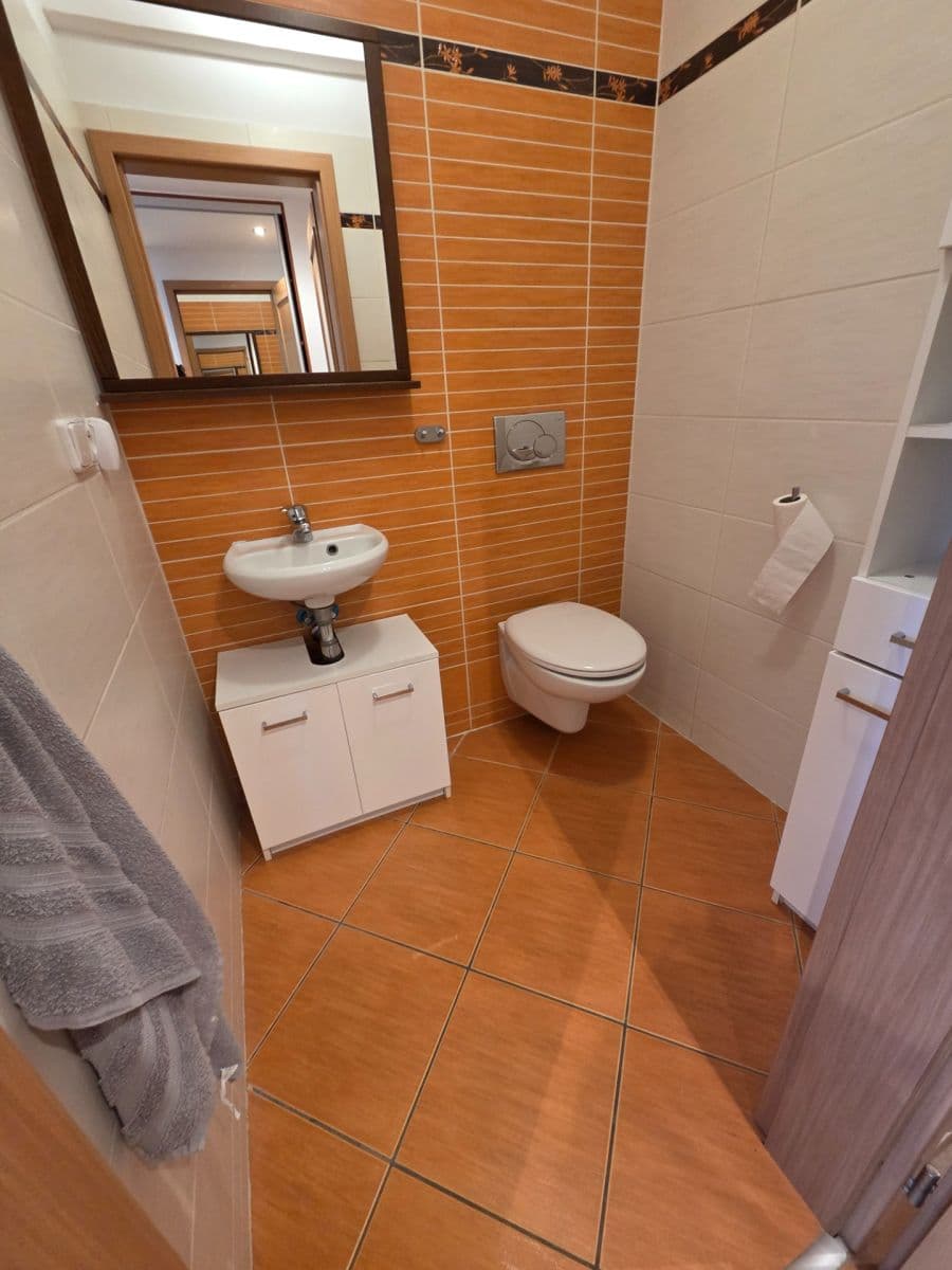 Prenájom bytu 3-izbový 79 m², Ke Stírce, Praha, Praha Prenájom bytu 3-izbový 79 m², Ke Stírce, Praha, Praha