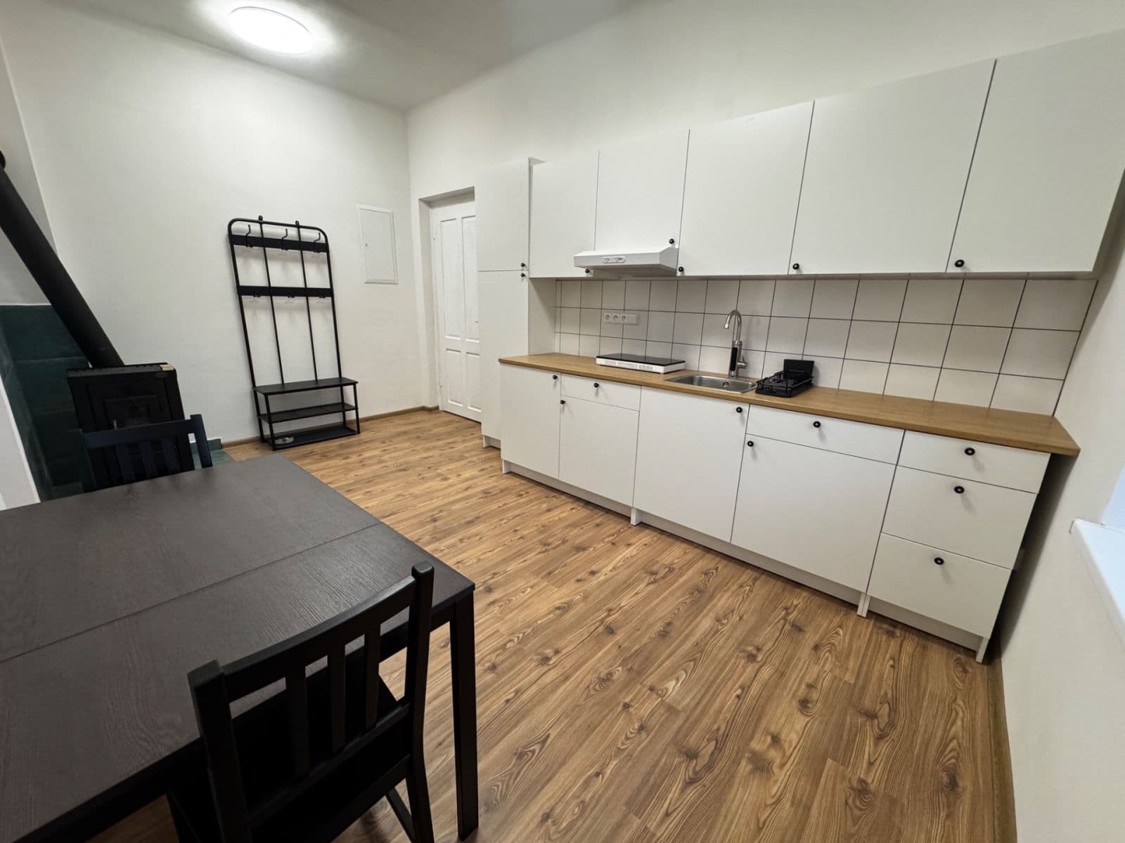 Prenájom bytu 1-izbový 36 m², Jesenný, Liberecký kraj Prenájom bytu 1-izbový 36 m², Jesenný, Liberecký kraj