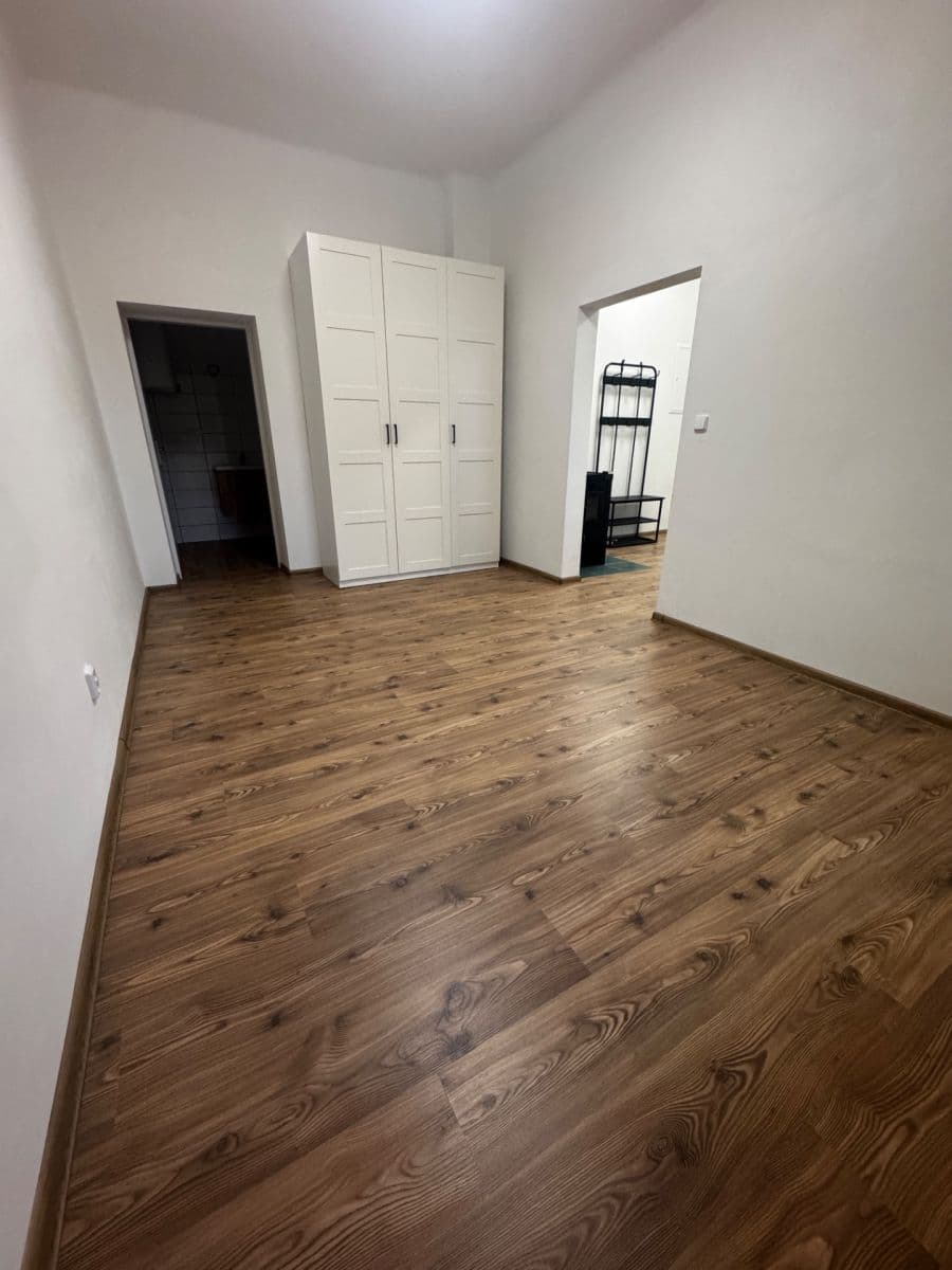 Prenájom bytu 1-izbový 36 m², Jesenný, Liberecký kraj Prenájom bytu 1-izbový 36 m², Jesenný, Liberecký kraj