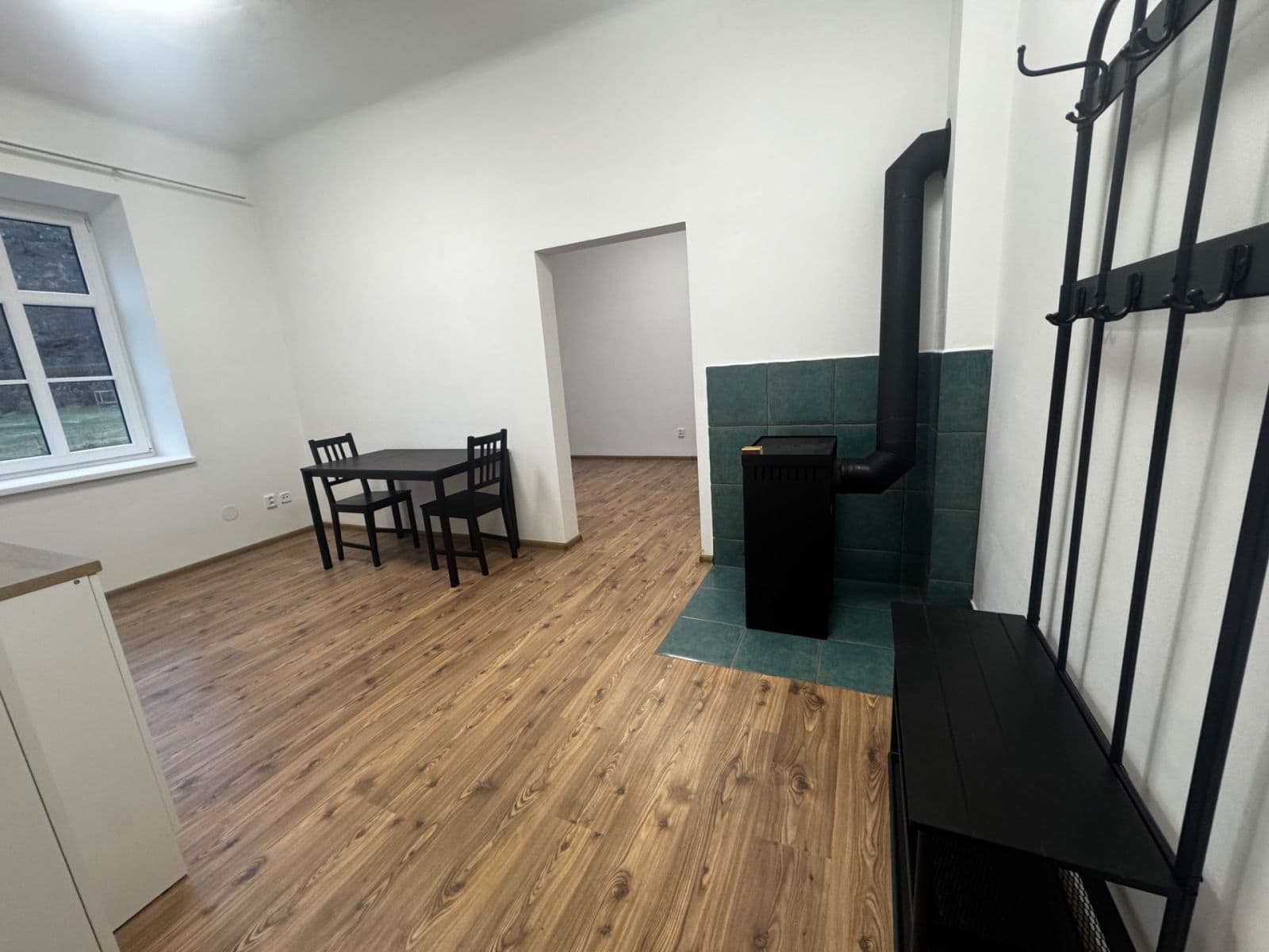 Prenájom bytu 1-izbový 36 m², Jesenný, Liberecký kraj Prenájom bytu 1-izbový 36 m², Jesenný, Liberecký kraj