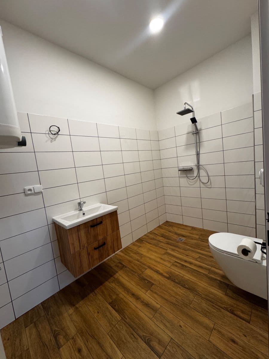 Prenájom bytu 1-izbový 36 m², Jesenný, Liberecký kraj Prenájom bytu 1-izbový 36 m², Jesenný, Liberecký kraj