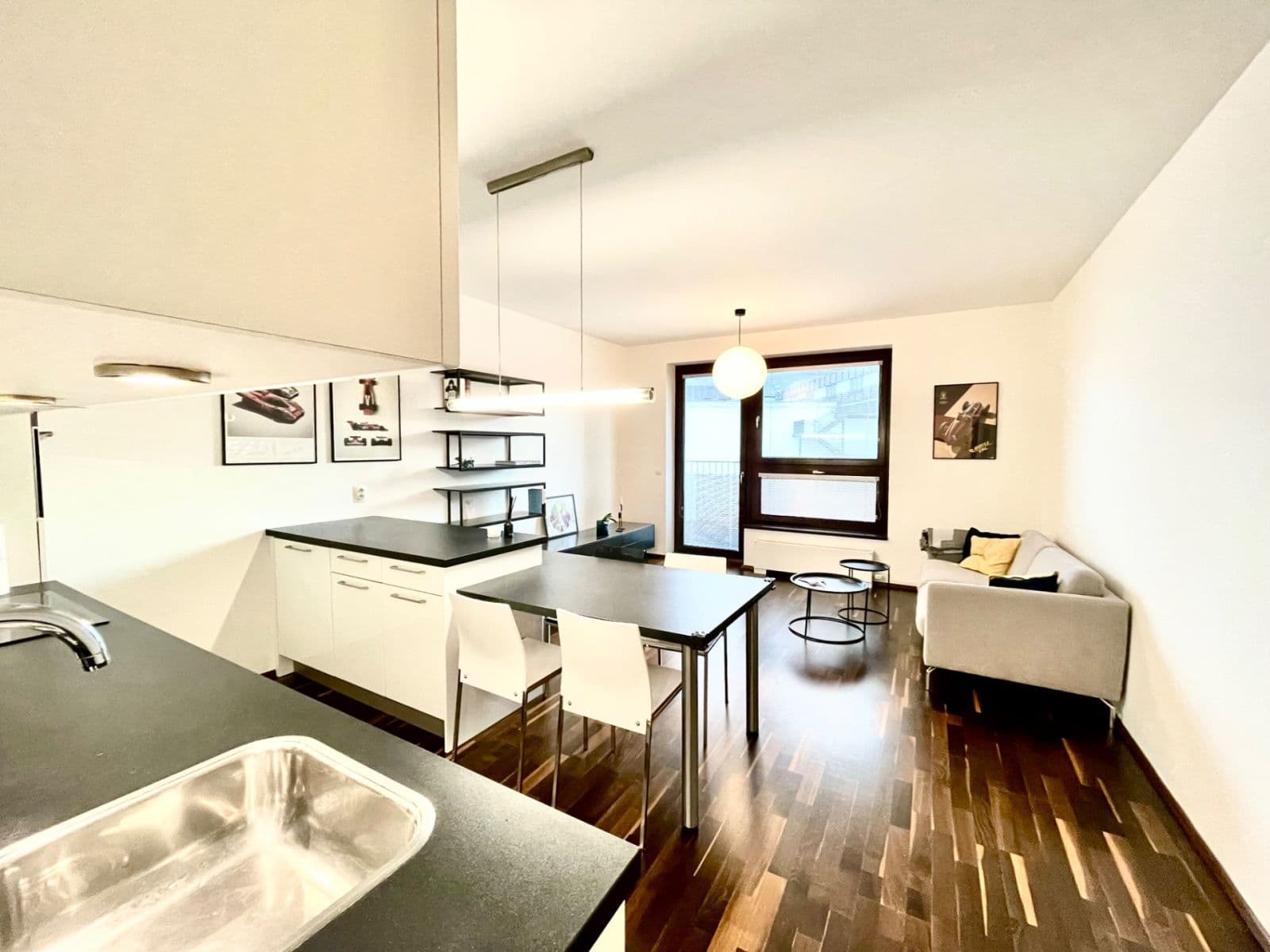 Prenájom bytu 2-izbový 69 m², U Uranie, Praha, Praha Prenájom bytu 2-izbový 69 m², U Uranie, Praha, Praha