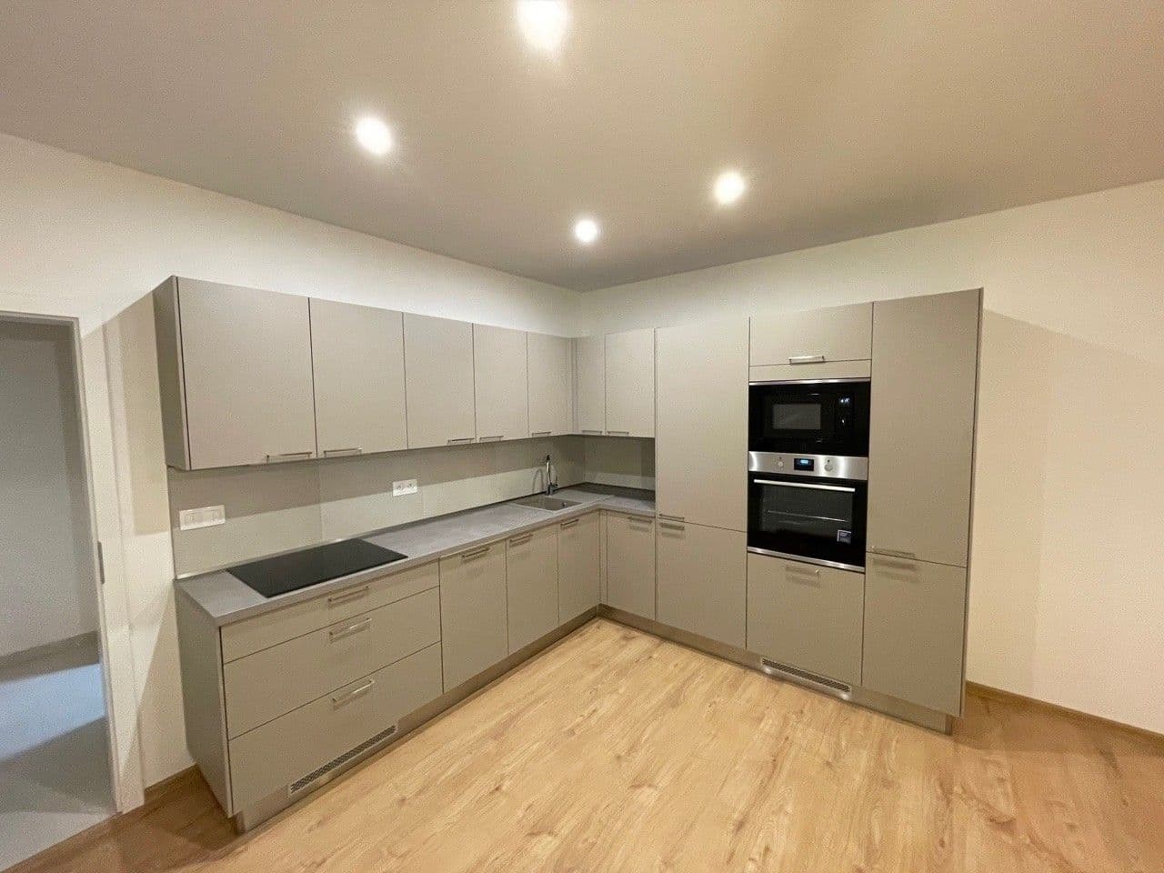 Prenájom bytu 2-izbový 50 m², Buková, Jihlava, Kraj Vysočina Prenájom bytu 2-izbový 50 m², Buková, Jihlava, Kraj Vysočina