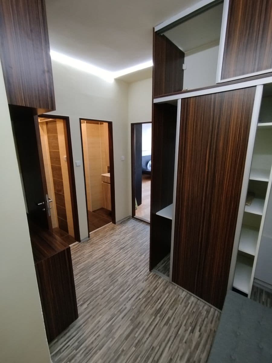 Prenájom bytu 1-izbový 33 m², Michelská, Praha, Praha Prenájom bytu 1-izbový 33 m², Michelská, Praha, Praha