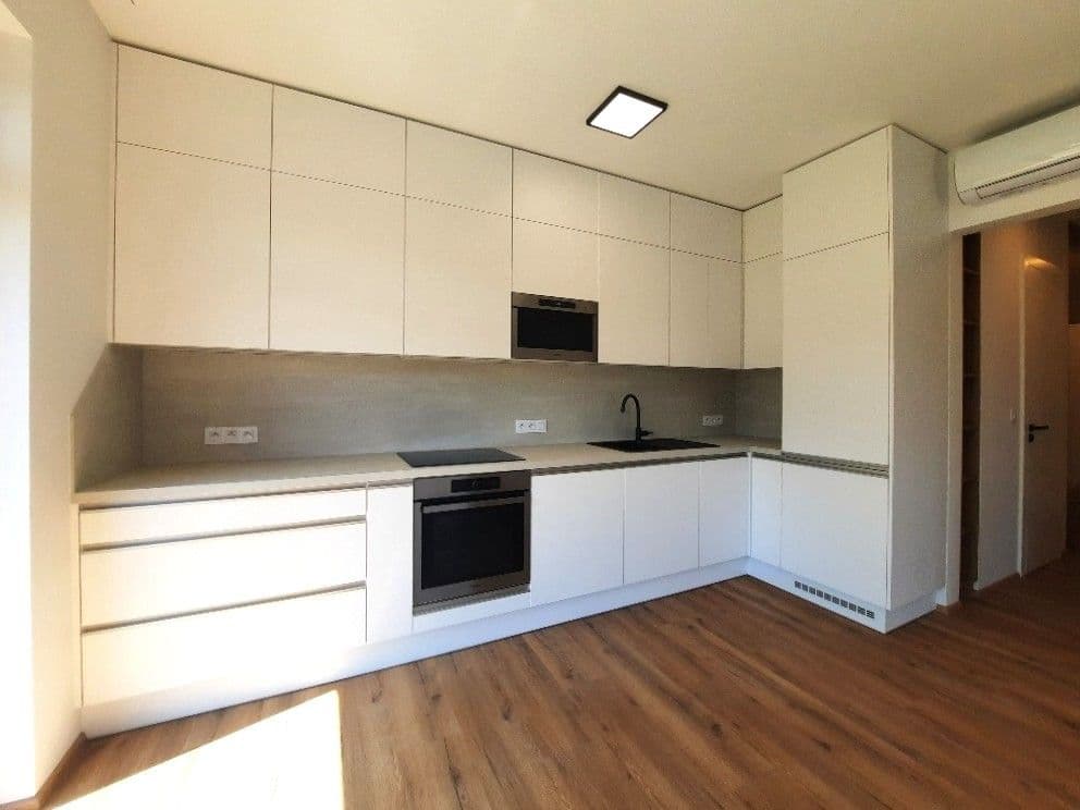 Prenájom bytu 3-izbový 64 m², Jílkova, Brno, Jihomoravský kraj Prenájom bytu 3-izbový 64 m², Jílkova, Brno, Jihomoravský kraj