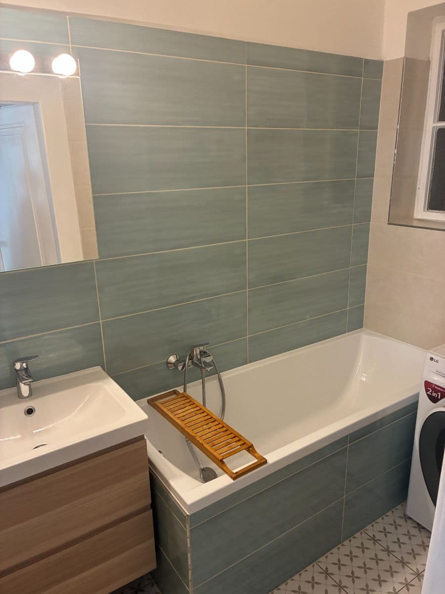 Prenájom bytu 2-izbový 48 m², U Smaltovny, Praha, Praha Prenájom bytu 2-izbový 48 m², U Smaltovny, Praha, Praha