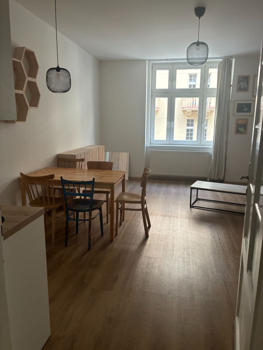 Prenájom bytu 2-izbový 48 m², U Smaltovny, Praha, Praha Prenájom bytu 2-izbový 48 m², U Smaltovny, Praha, Praha
