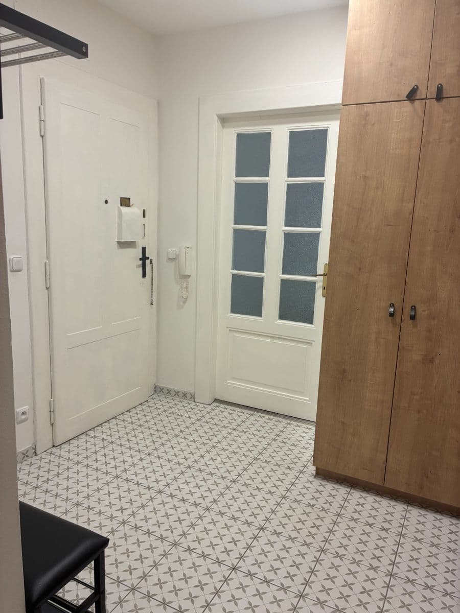 Prenájom bytu 2-izbový 48 m², U Smaltovny, Praha, Praha Prenájom bytu 2-izbový 48 m², U Smaltovny, Praha, Praha