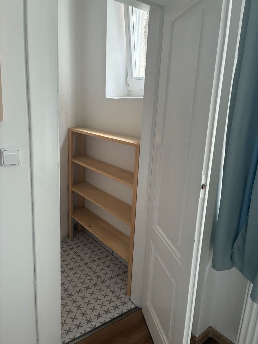 Prenájom bytu 2-izbový 48 m², U Smaltovny, Praha, Praha Prenájom bytu 2-izbový 48 m², U Smaltovny, Praha, Praha