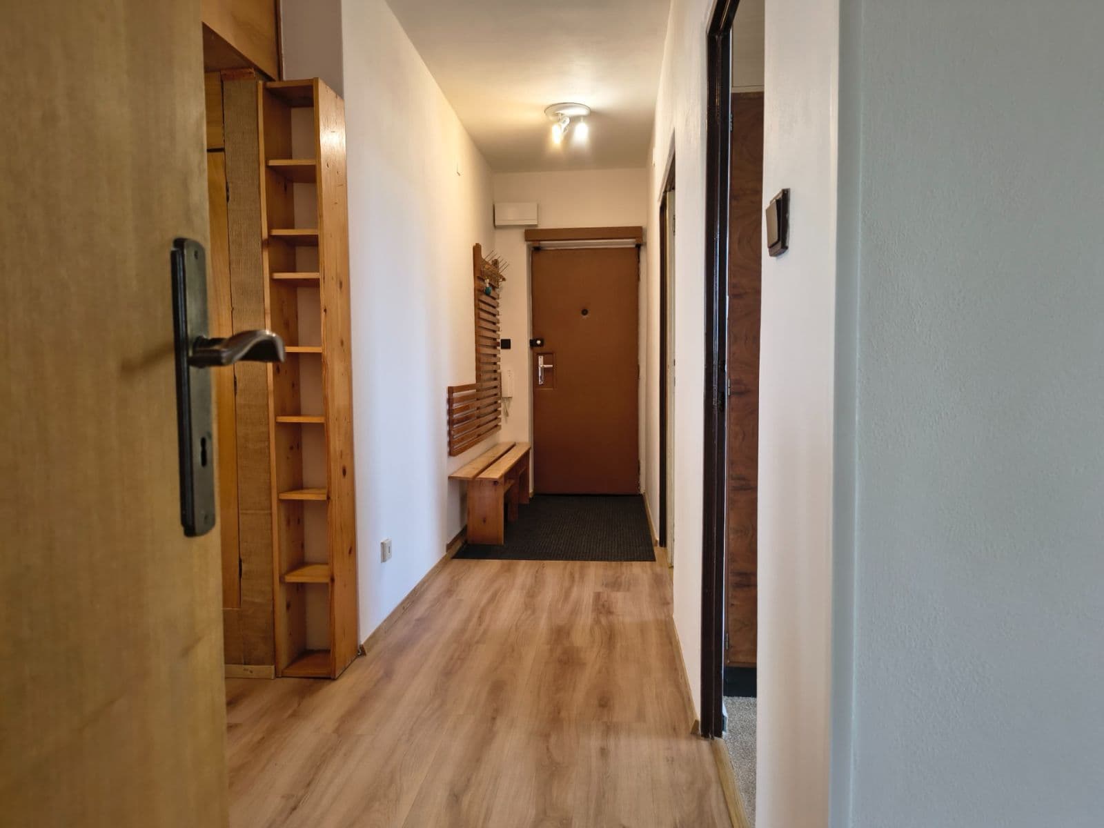 Prenájom bytu 3-izbový 71 m², Chvatěrubská, Praha, Praha Prenájom bytu 3-izbový 71 m², Chvatěrubská, Praha, Praha