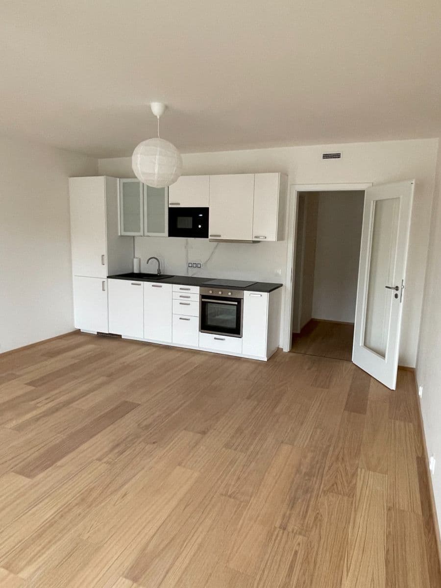 Prenájom bytu 2-izbový 56 m², Vrátnická, Praha, Praha Prenájom bytu 2-izbový 56 m², Vrátnická, Praha, Praha