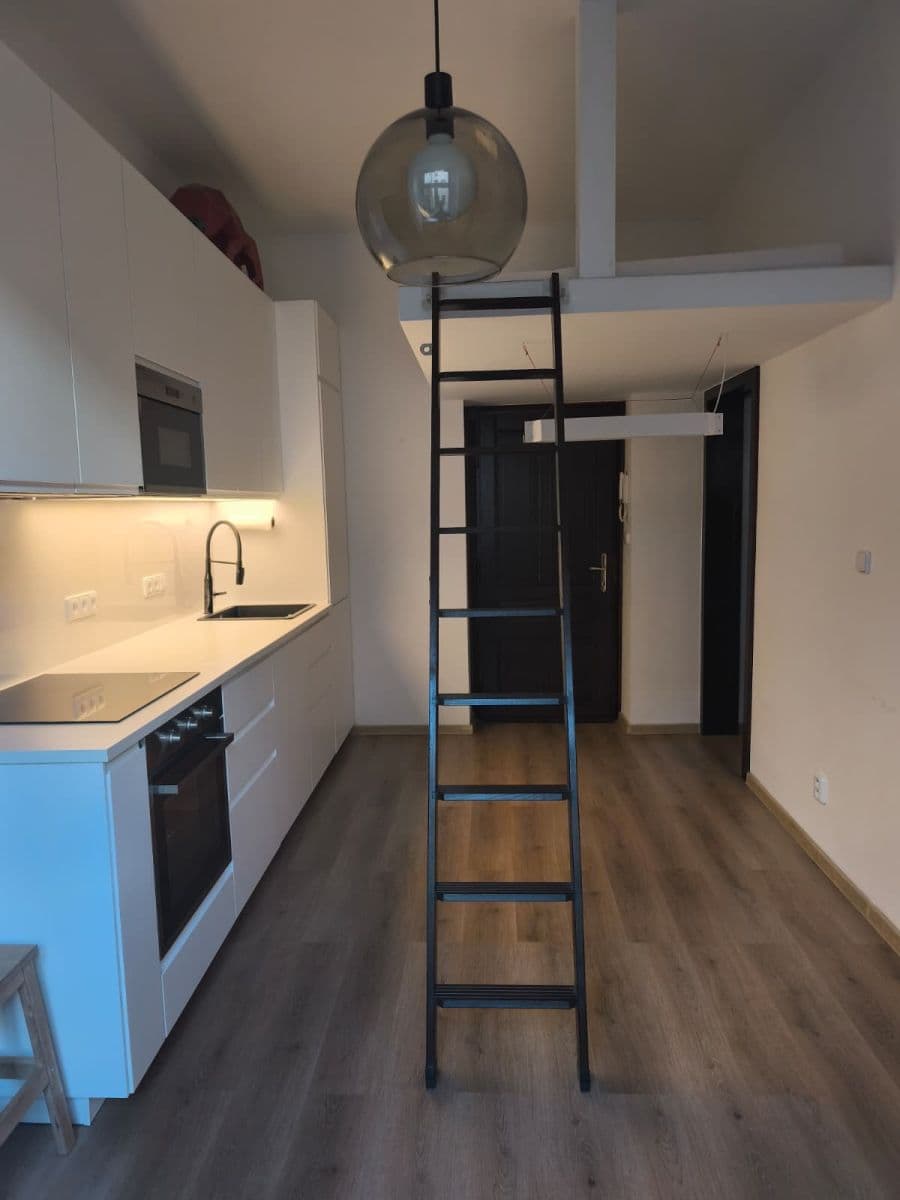Prenájom bytu 2-izbový 38 m², Brožíkova, Praha, Praha Prenájom bytu 2-izbový 38 m², Brožíkova, Praha, Praha