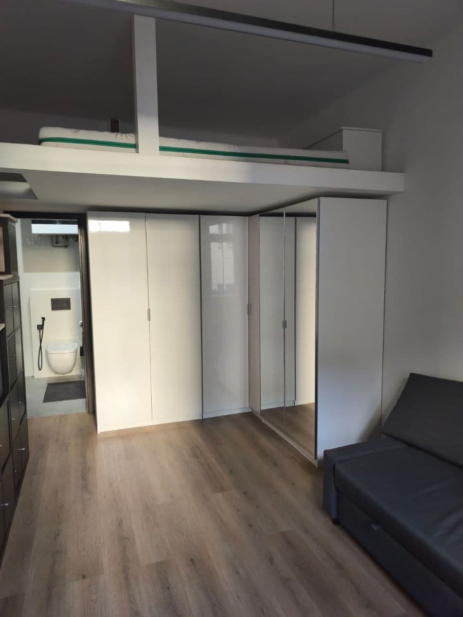 Prenájom bytu 2-izbový 38 m², Brožíkova, Praha, Praha Prenájom bytu 2-izbový 38 m², Brožíkova, Praha, Praha