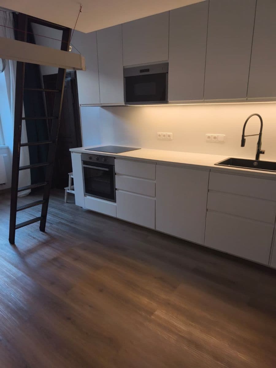 Prenájom bytu 2-izbový 38 m², Brožíkova, Praha, Praha Prenájom bytu 2-izbový 38 m², Brožíkova, Praha, Praha