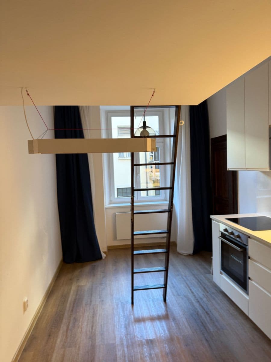 Prenájom bytu 2-izbový 38 m², Brožíkova, Praha, Praha Prenájom bytu 2-izbový 38 m², Brožíkova, Praha, Praha