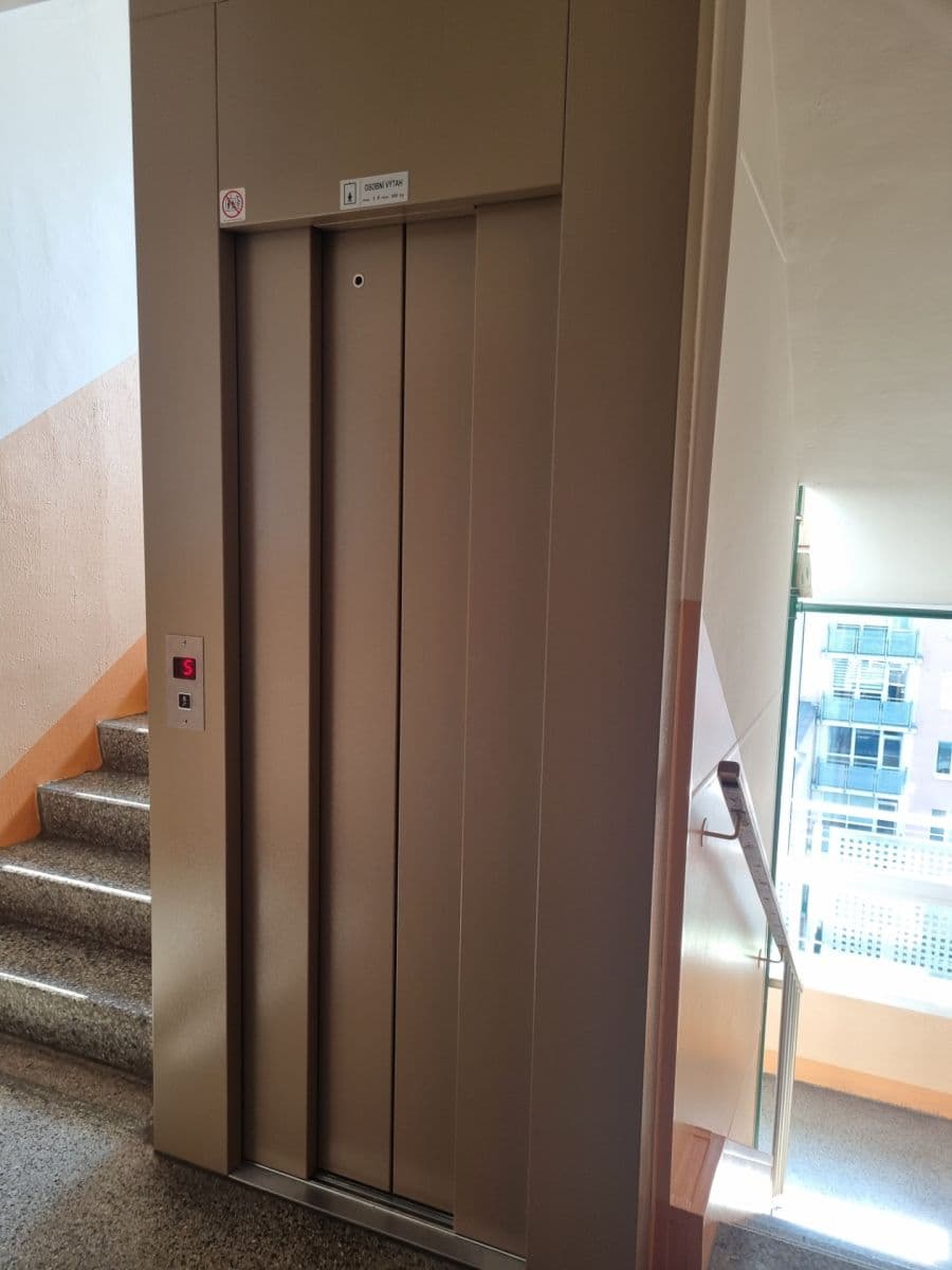 Predaj bytu 3-izbový 74 m², Vítězná, Karlovy Vary, Karlovarský kraj Predaj bytu 3-izbový 74 m², Vítězná, Karlovy Vary, Karlovarský kraj