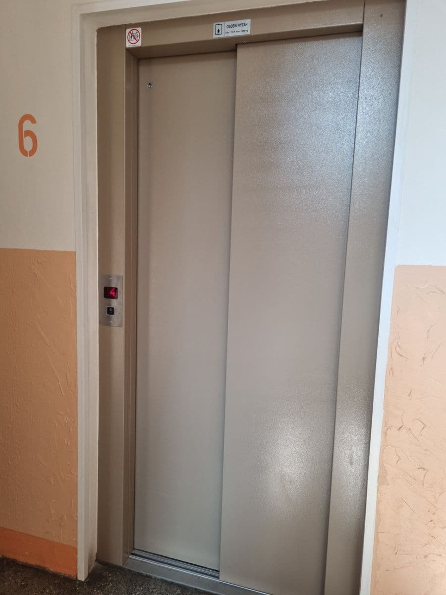 Predaj bytu 3-izbový 74 m², Vítězná, Karlovy Vary, Karlovarský kraj Predaj bytu 3-izbový 74 m², Vítězná, Karlovy Vary, Karlovarský kraj