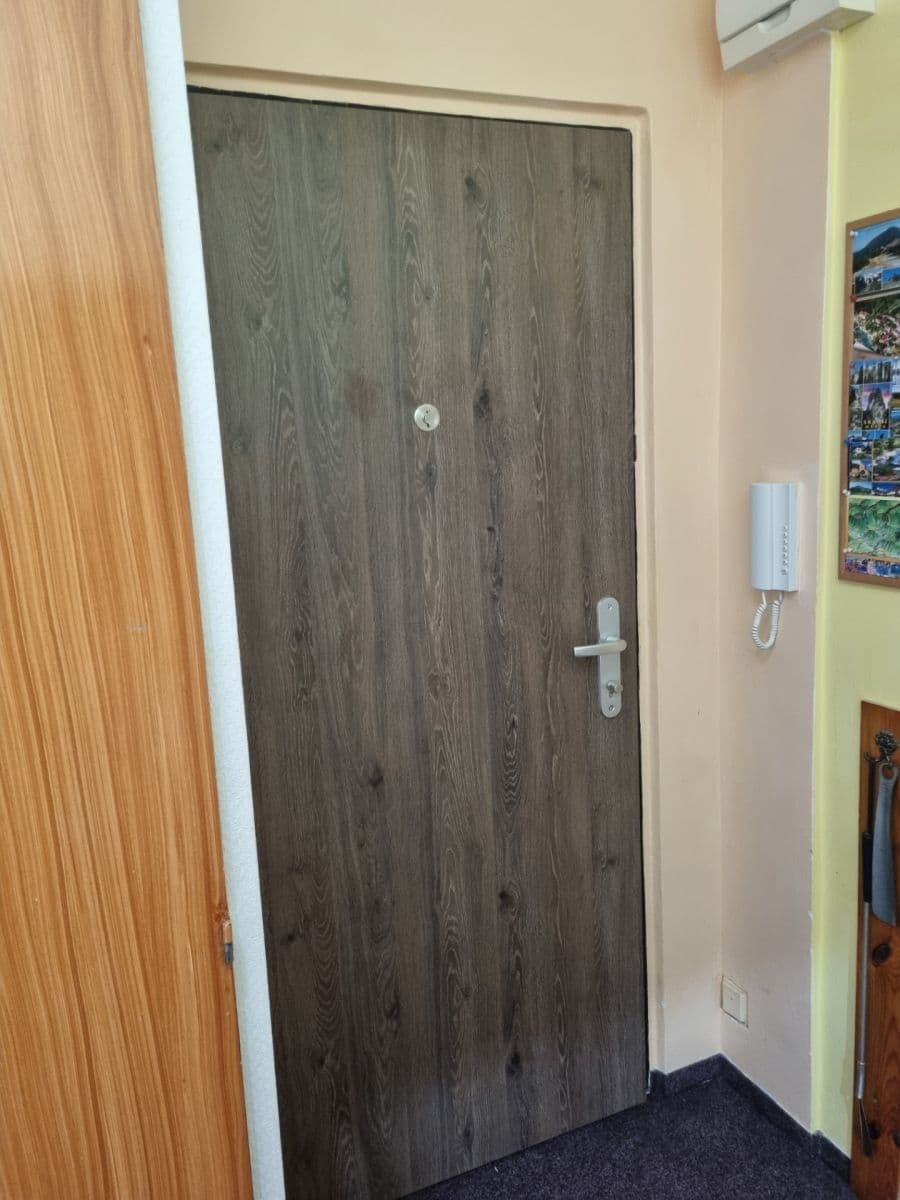 Predaj bytu 3-izbový 74 m², Vítězná, Karlovy Vary, Karlovarský kraj Predaj bytu 3-izbový 74 m², Vítězná, Karlovy Vary, Karlovarský kraj