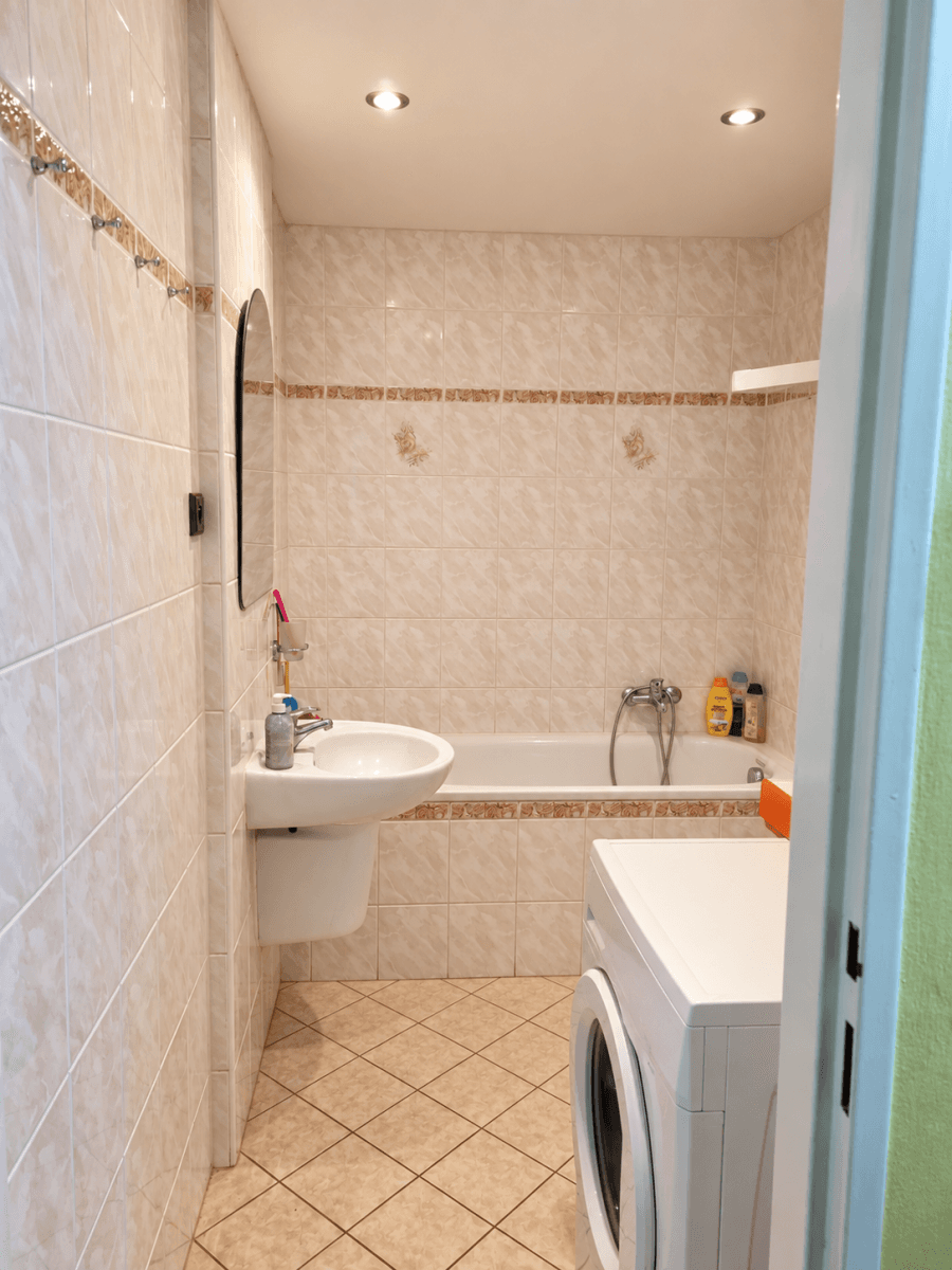 Predaj bytu 3-izbový 74 m², Vítězná, Karlovy Vary, Karlovarský kraj Predaj bytu 3-izbový 74 m², Vítězná, Karlovy Vary, Karlovarský kraj