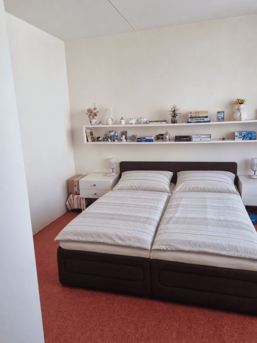 Predaj bytu 3-izbový 74 m², Vítězná, Karlovy Vary, Karlovarský kraj Predaj bytu 3-izbový 74 m², Vítězná, Karlovy Vary, Karlovarský kraj