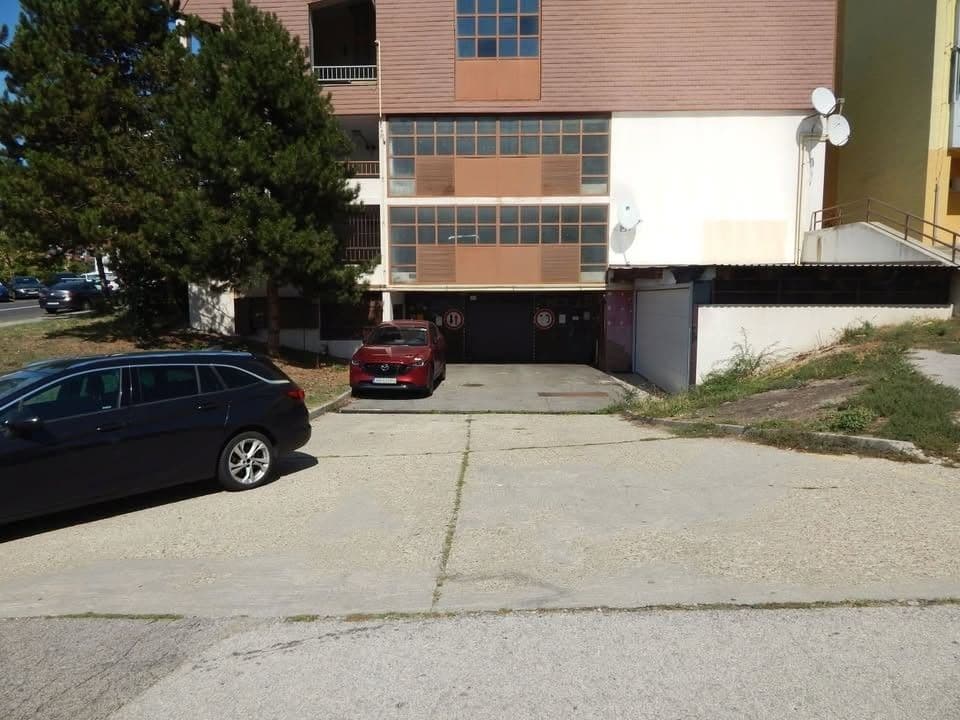 Predaj garáže 16 m², Majerníkova, Karlova Ves, Bratislavský kraj Predaj garáže 16 m², Majerníkova, Karlova Ves, Bratislavský kraj