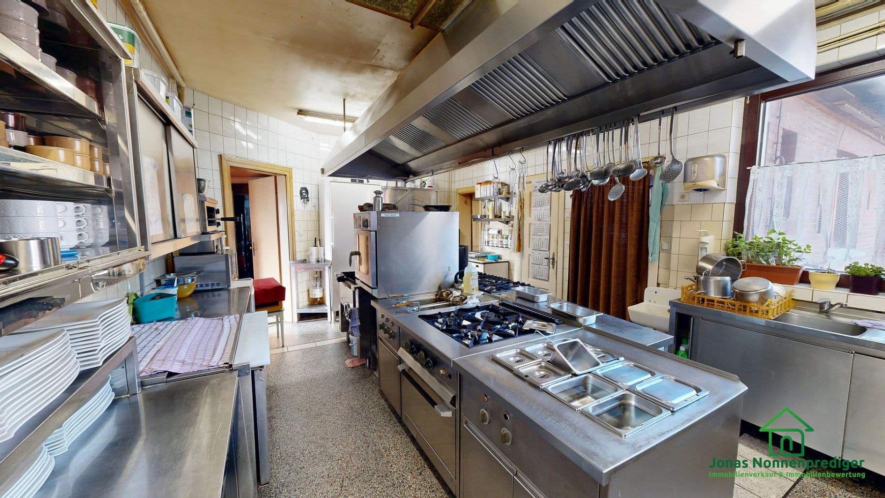 Predaj domu 446 m², pozemok 8.068 m², Am Krullengraben 1, Ludwigslust, Meklenbursko-Predpomoransko Predaj domu 446 m², pozemok 8.068 m², Am Krullengraben 1, Ludwigslust, Meklenbursko-Predpomoransko