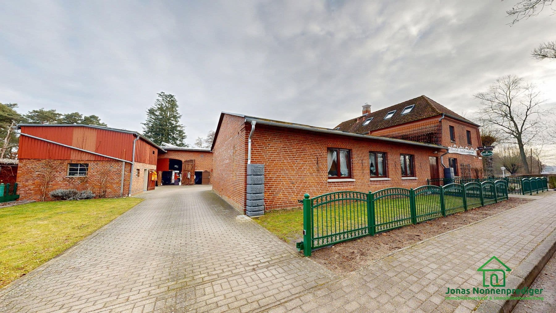 Predaj domu 446 m², pozemok 8.068 m², Am Krullengraben 1, Ludwigslust, Meklenbursko-Predpomoransko Predaj domu 446 m², pozemok 8.068 m², Am Krullengraben 1, Ludwigslust, Meklenbursko-Predpomoransko