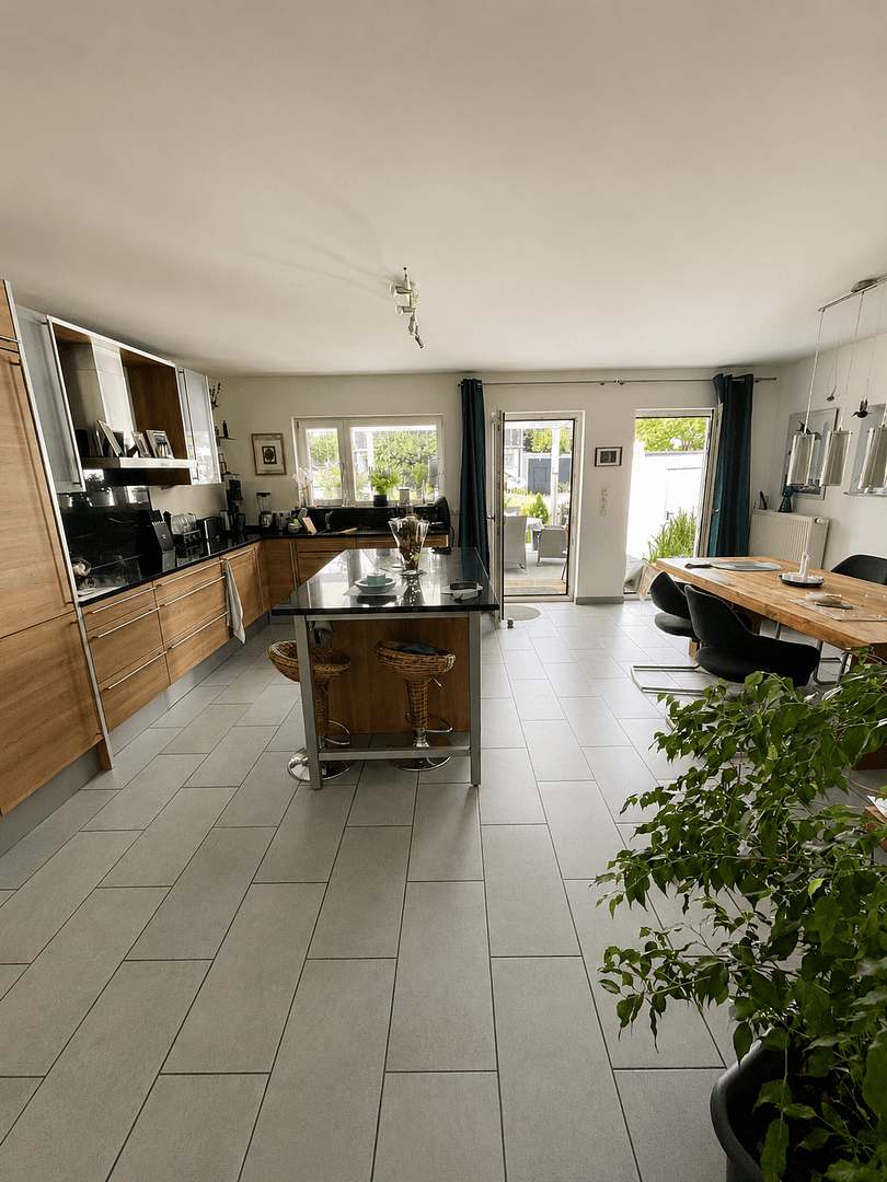 Predaj domu 145 m², pozemok 419 m², Dr.-Troll-Straße 7, Gröbenzell, Bavorsko Predaj domu 145 m², pozemok 419 m², Dr.-Troll-Straße 7, Gröbenzell, Bavorsko