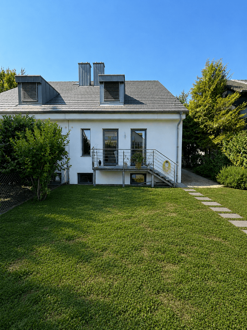 Predaj domu 145 m², pozemok 419 m², Dr.-Troll-Straße 7, Gröbenzell, Bavorsko Predaj domu 145 m², pozemok 419 m², Dr.-Troll-Straße 7, Gröbenzell, Bavorsko