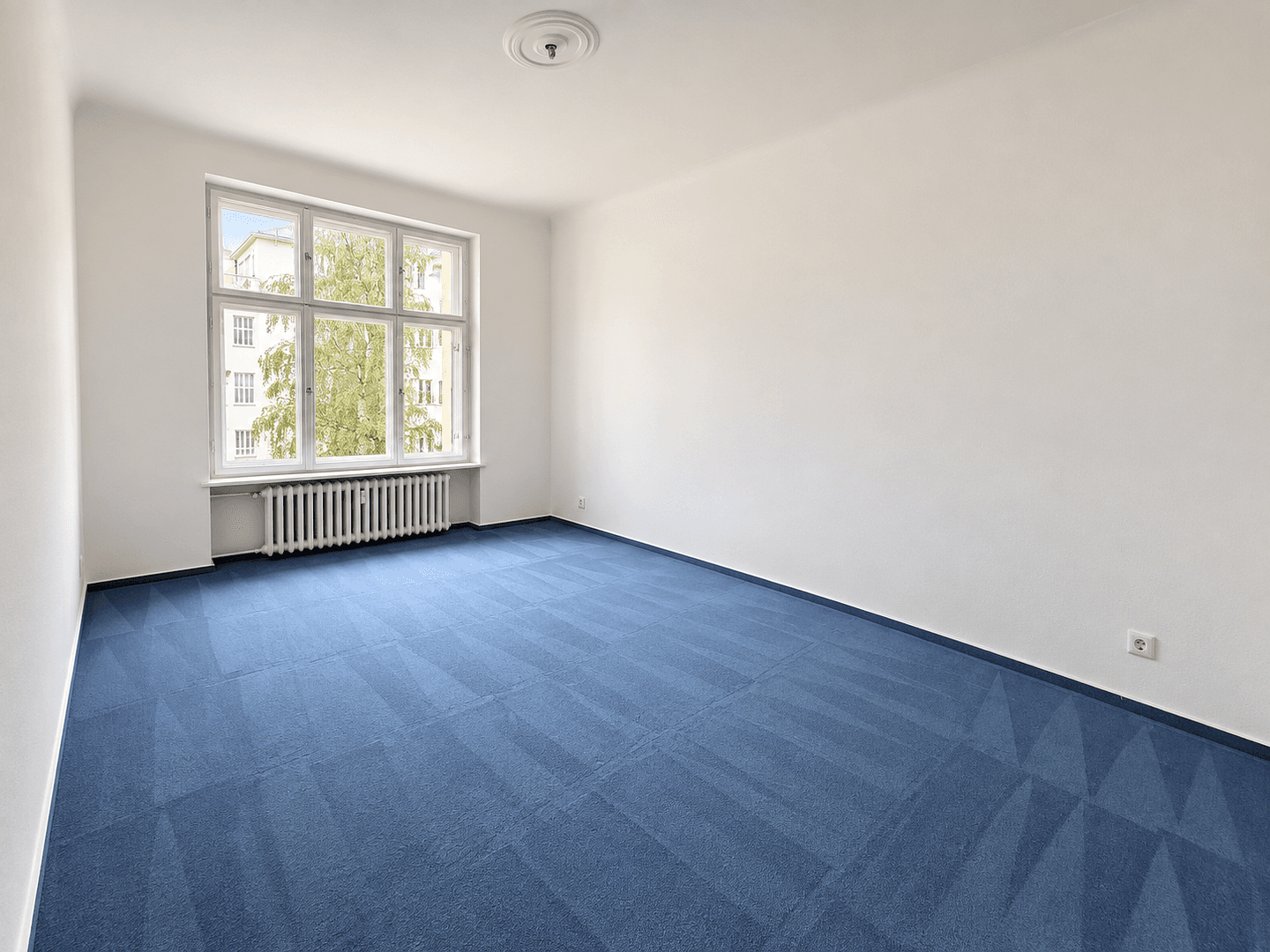 Prenájom bytu 4-izbový 127 m², Duisburgerstr., Berlin, Berlín Prenájom bytu 4-izbový 127 m², Duisburgerstr., Berlin, Berlín